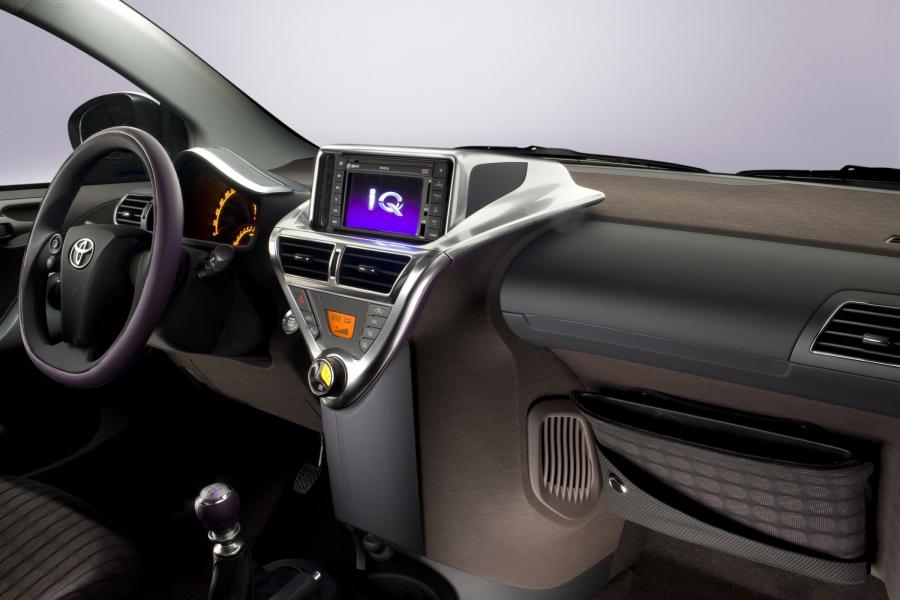  Toyota iQ 2008 года  (фото 8 из 225)